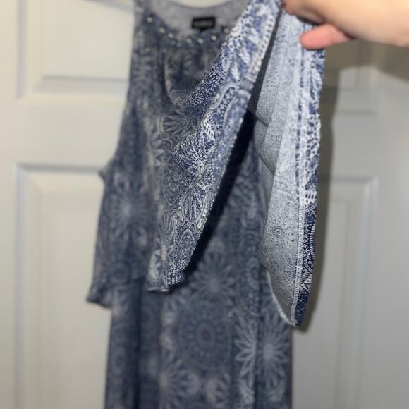 Torrid Medallion print jersey maxi dress 2 Paisley Blue White - Picture 3 of 8